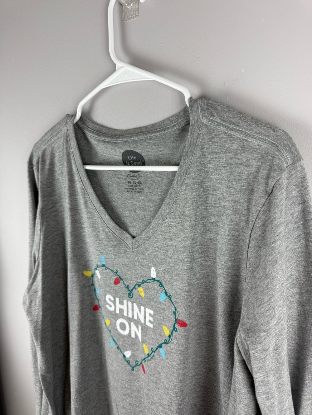 Life is Good Long Sleeve V Neck Grey Shine On Christmas Lights T Shirt SZ XL